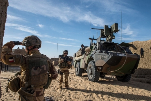 Sweden, France Sign Letter of Intent on Defense Cooperation