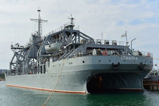 Russian Salvage Ship Damaged in Ukrainian Missile Strike on Sevastopol