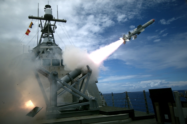 US Navy Awards Boeing $1.9B to Supply Saudi Arabia with SLAM ER Missiles 