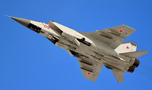 Kazakhstan Air Force MiG-31 Crashes, Pilots Bail Out
