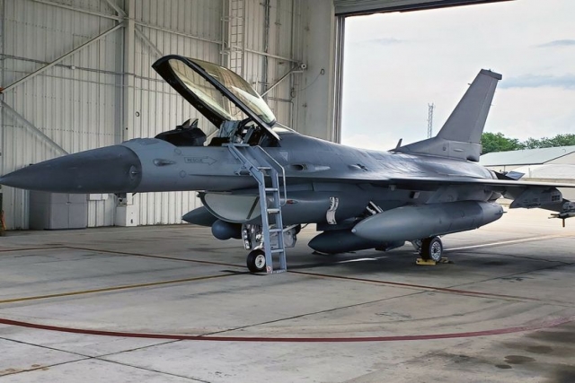 F-16 Jet Makes First Flight with Dragon’s Eye AESA Radar Pod