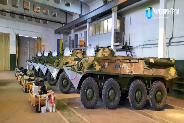 Ukrainian Military Adds Upgraded BTR-80 APCs, BTS-4 Tanks