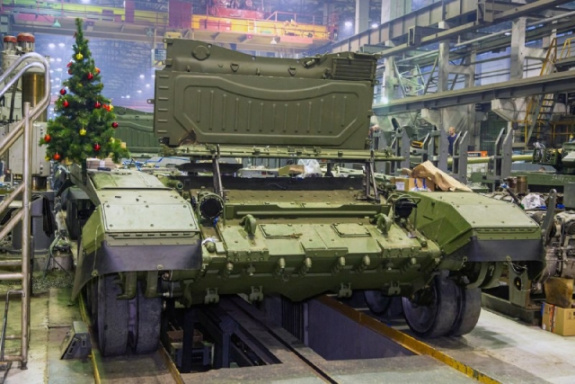 Russian T-90, T-72 Tanks Underwent Over 100 Changes Due to Ukraine Operations