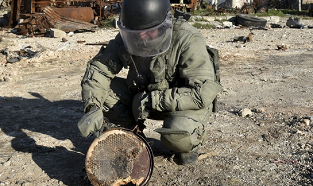 Russian Experts De-mine Over 1500 IEDs Left Behind by ISIS in Syria's Deir Ezzor