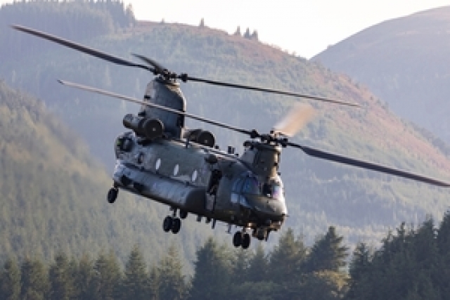 UK to Spend £400M for Chinook Defensive Systems, C-17 Upgrades