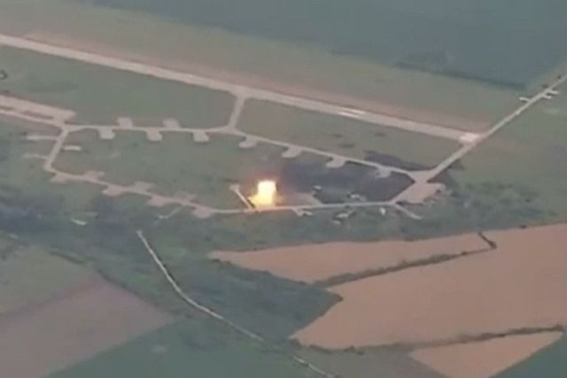 Iskandar Missile Strike on Ukrainian Airfield Destroys Su-27 Fighter