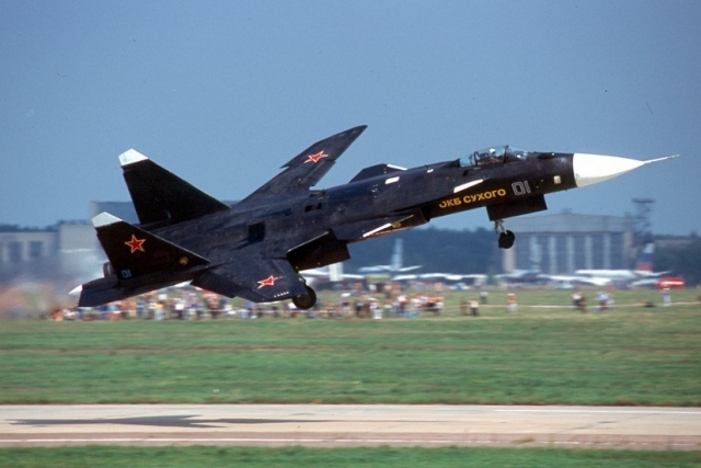 Su-57’s Technology predecessor, the Su-47 ‘Berkut’ Displayed at MAKS 2019