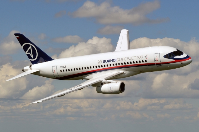 Sukhoi Superjet 100 Engine Fails, Makes Emergency Landing