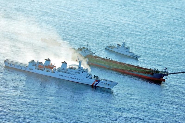 Taiwanese Coast Guard Intercepts Chinese dredging vessels, Detains 10