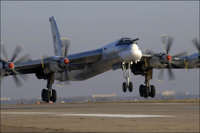 Chinese, Russian Bombers Patrol Jointly Over Sea of Japan, Seoul Scrambles Jets