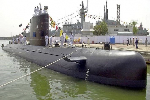Turkey-modernized Pak Submarine Sinks Decommissioned Ship in Torpedo Trials